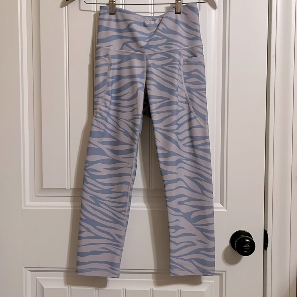 Women’s Old Navy Active Purple Tiger Stripe Capris- Great for Disney and Workout